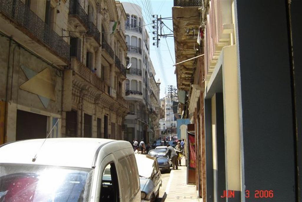 06 2006 ORAN RUE DE L HOTEL DE VILLE 02.jpg